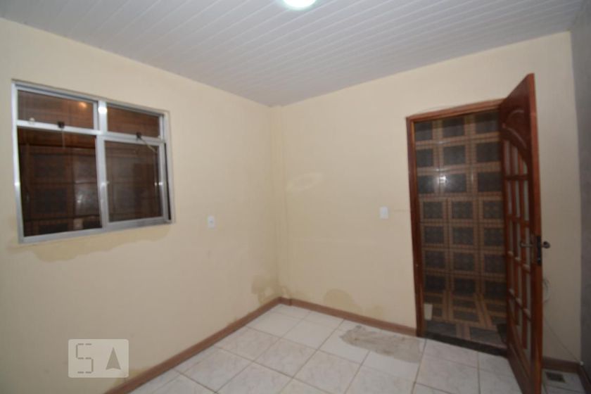 Foto 1 de Casa de Condomínio com 1 Quarto para alugar, 80m² em  Vila Valqueire, Rio de Janeiro