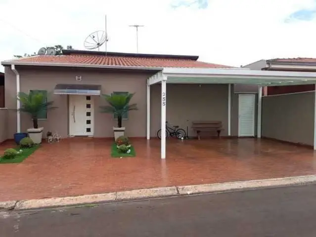 Foto 1 de Casa de Condomínio com 3 Quartos à venda, 300m² em , Jardinópolis