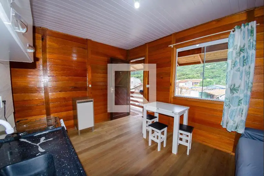 Foto 5 de Apartamento com 1 Quarto para alugar, 30m² em Cachoeira do Bom Jesus, Florianópolis