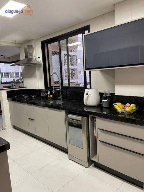 Foto 1 de Apartamento com 3 Quartos para alugar, 155m² em Parque Residencial Aquarius, São José dos Campos