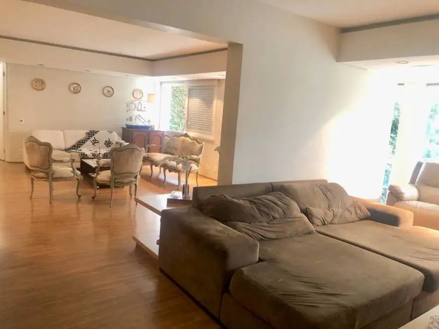 Foto 3 de Apartamento com 4 Quartos à venda, 205m² em Cerqueira César, São Paulo