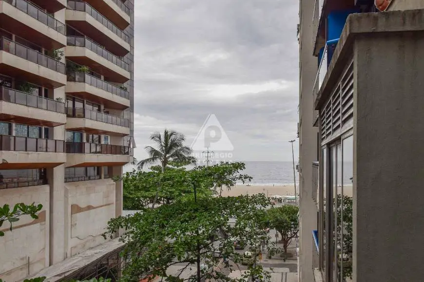 Foto 1 de Apartamento com 4 Quartos à venda, 260m² em Copacabana, Rio de Janeiro