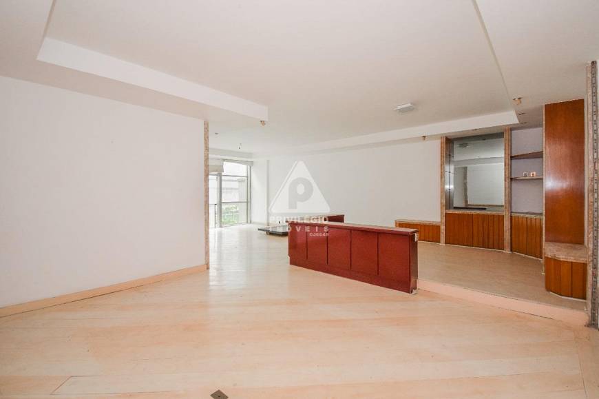 Foto 2 de Apartamento com 4 Quartos à venda, 260m² em Copacabana, Rio de Janeiro