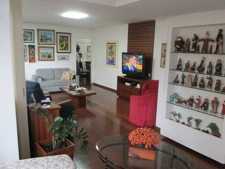 Foto 5 de Apartamento com 4 Quartos à venda, 200m² em Santo Antônio, Belo Horizonte