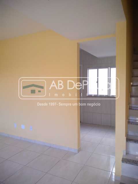 Foto 3 de Casa com 2 Quartos à venda, 71m² em Brisa Mar, Itaguaí