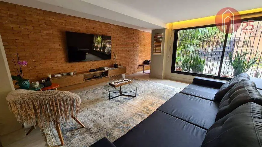 Foto 3 de Casa com 2 Quartos à venda, 200m² em Vila Olímpia, São Paulo