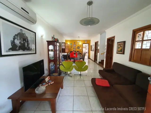 Foto 2 de Casa com 3 Quartos à venda, 258m² em Flores, Manaus