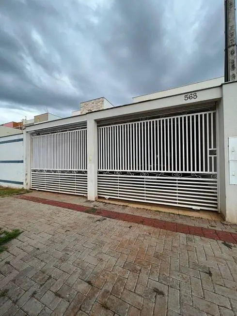 Foto 1 de Casa com 3 Quartos para alugar, 10m² em Nossa Senhora de Lourdes, Londrina