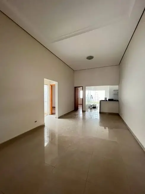 Foto 3 de Casa com 3 Quartos para alugar, 10m² em Nossa Senhora de Lourdes, Londrina