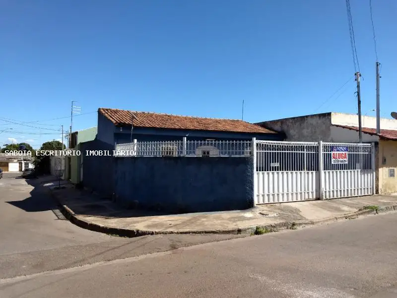 Foto 3 de Casa com 3 Quartos para alugar, 150m² em Santa Maria, Brasília