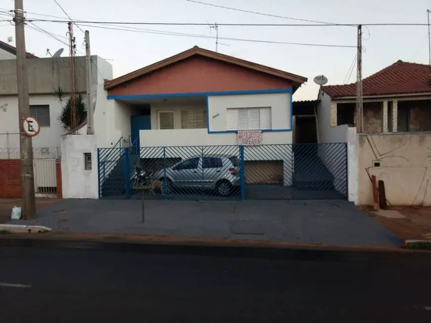 Foto 2 de Casa com 3 Quartos à venda, 440m² em Vila Cardia, Bauru