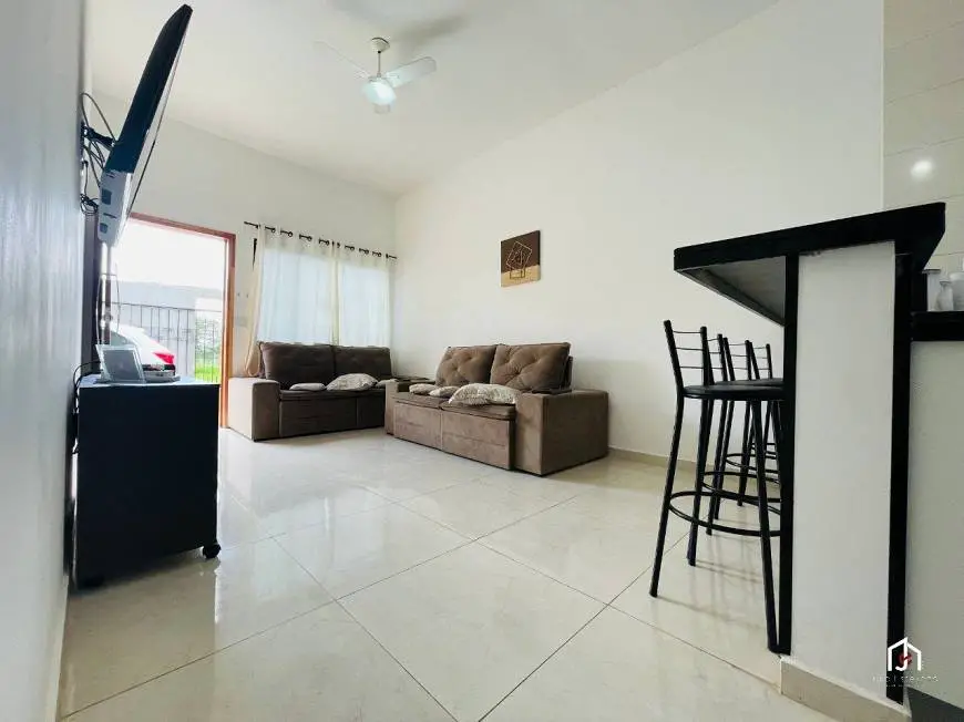 Foto 3 de Casa com 3 Quartos para alugar, 110m² em Vista Alegre, Taubaté