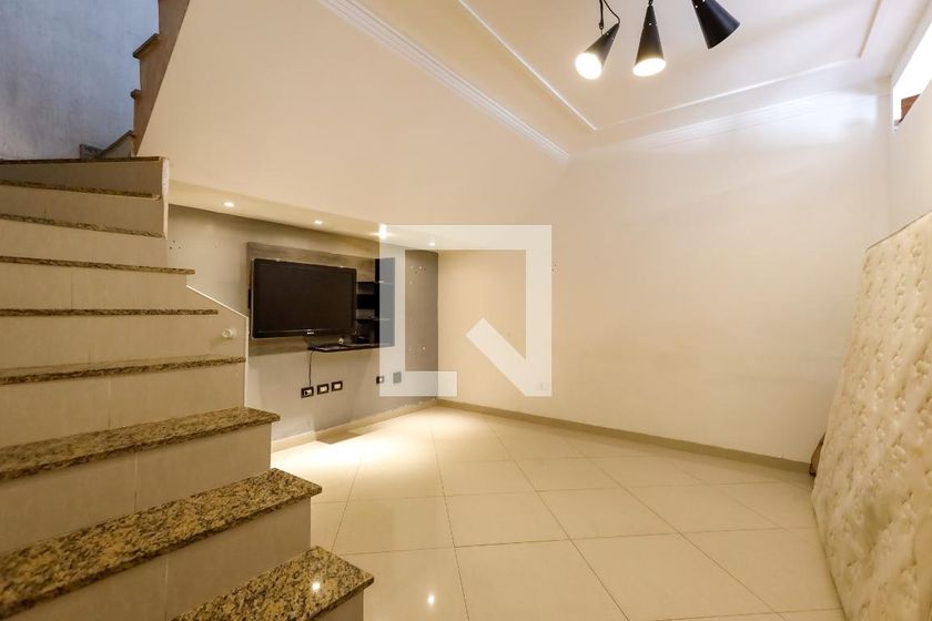 Foto 1 de Casa com 6 Quartos à venda, 190m² em Vila Mazzei, São Paulo