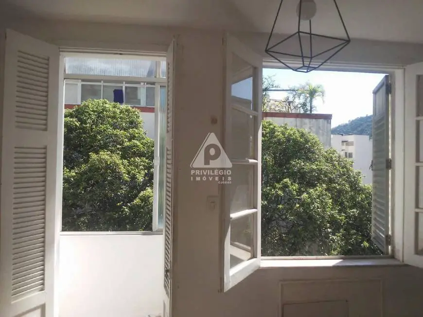 Foto 1 de Kitnet com 1 Quarto à venda, 22m² em Laranjeiras, Rio de Janeiro