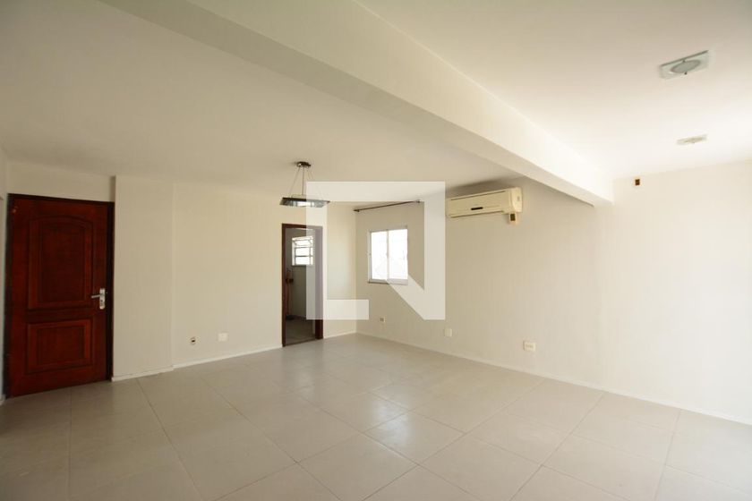 Foto 1 de Apartamento com 2 Quartos para alugar, 166m² em Campinho, Rio de Janeiro