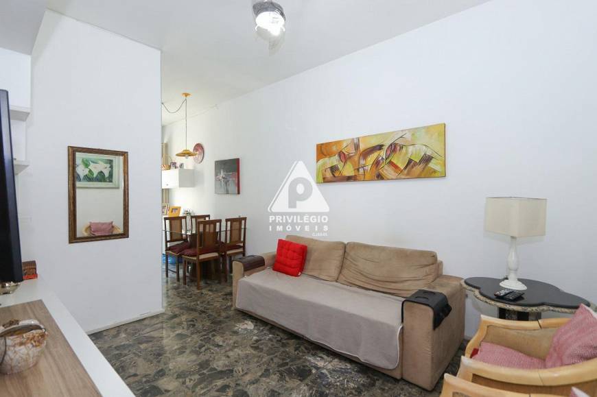 Foto 1 de Apartamento com 2 Quartos à venda, 75m² em Copacabana, Rio de Janeiro
