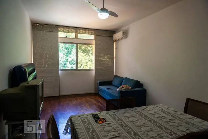 Foto 1 de Apartamento com 2 Quartos para alugar, 82m² em Leme, Rio de Janeiro