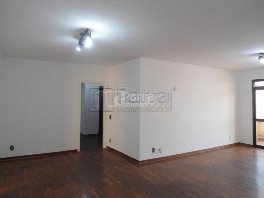 Foto 2 de Apartamento com 3 Quartos para alugar, 230m² em Centro, Franca