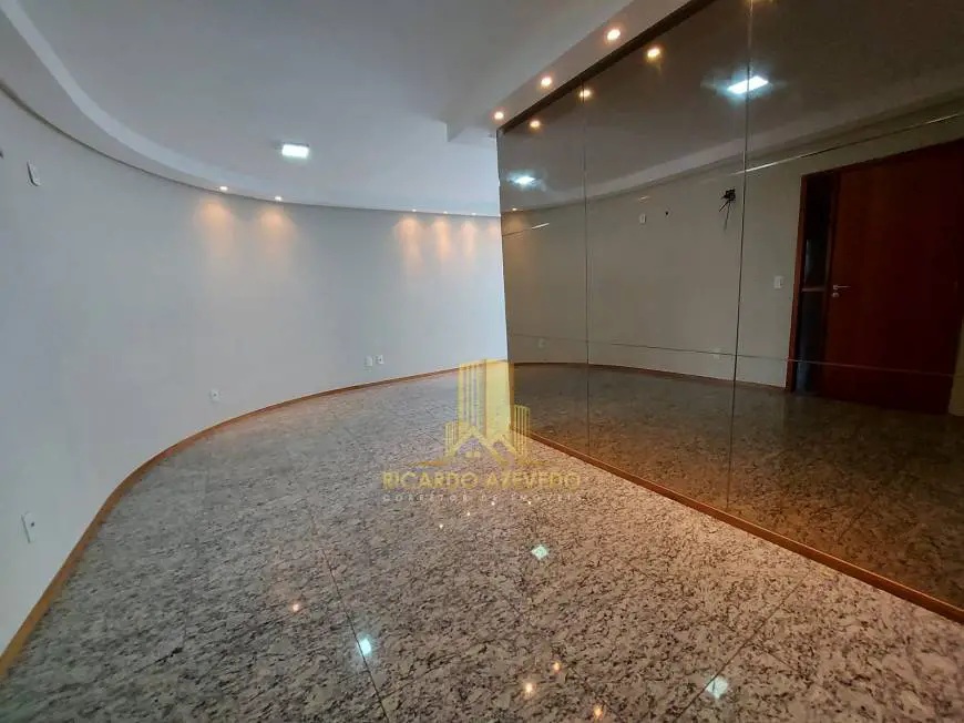 Foto 3 de Apartamento com 3 Quartos à venda, 112m² em Ponta Verde, Maceió