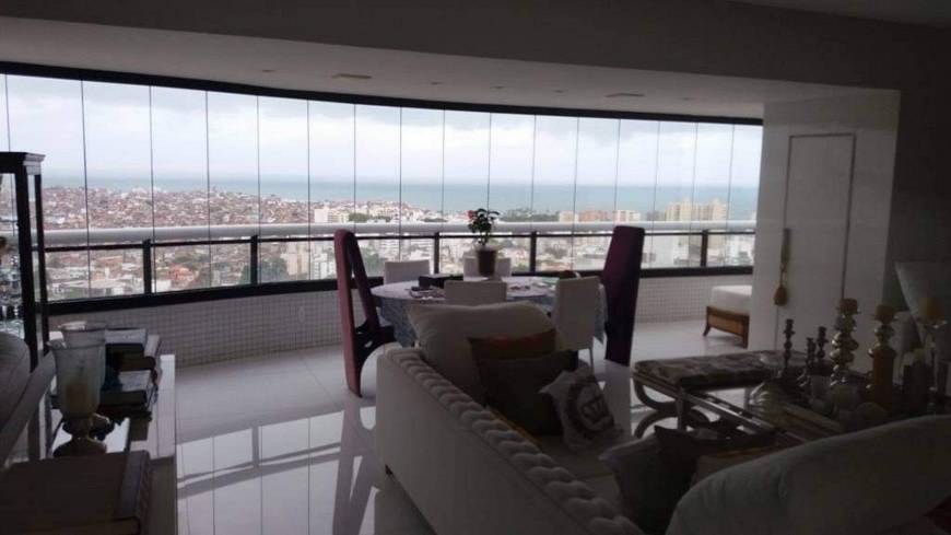 Foto 1 de Apartamento com 4 Quartos para alugar, 236m² em Candeal, Salvador
