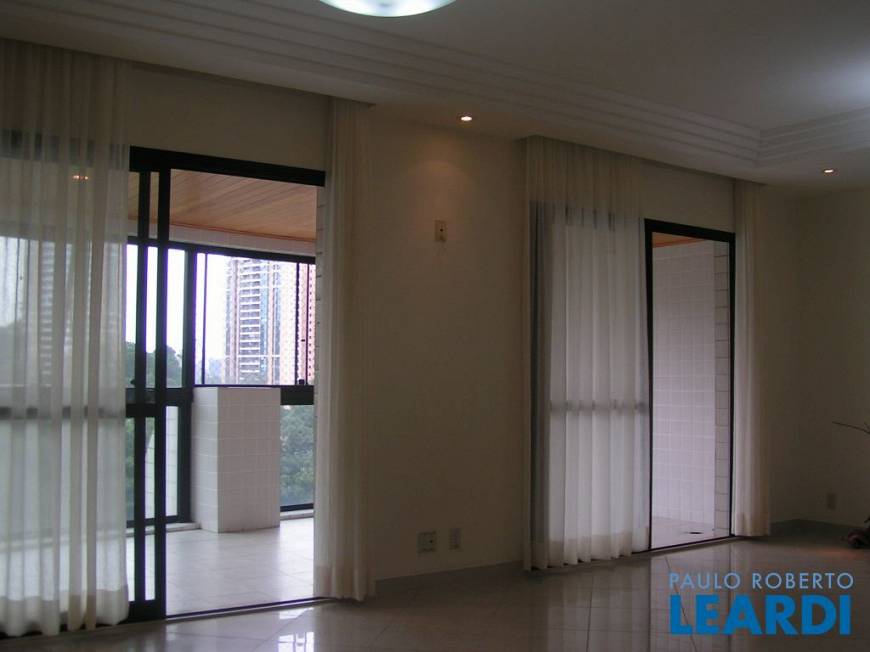 Foto 1 de Apartamento com 4 Quartos à venda, 191m² em Morumbi, São Paulo