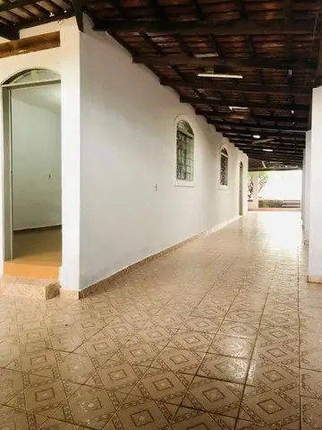Foto 1 de Casa com 3 Quartos para alugar, 200m² em Bairro Cidade Jardim, Anápolis