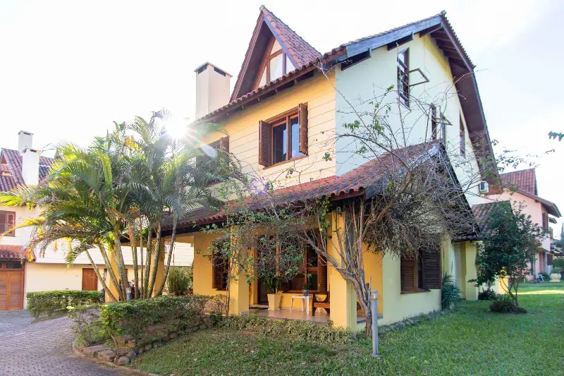 Foto 1 de Casa com 3 Quartos à venda, 174m² em Espiríto Santo, Porto Alegre