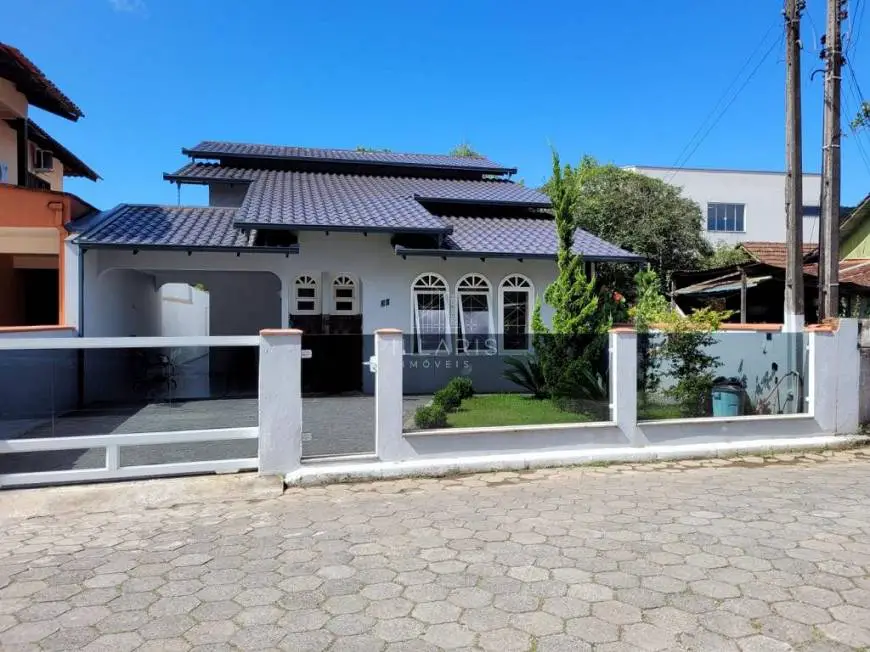 Foto 1 de Casa com 3 Quartos à venda, 190m² em Saguaçú, Joinville