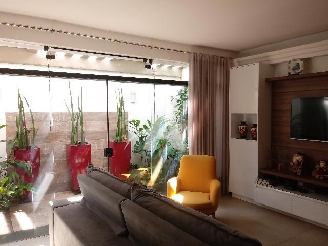 Foto 1 de Casa com 3 Quartos à venda, 360m² em Saraiva, Uberlândia