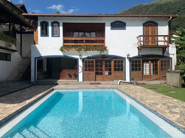 Foto 1 de Casa com 4 Quartos à venda, 231m² em Caxanga, Teresópolis