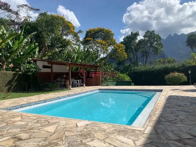 Foto 2 de Casa com 4 Quartos à venda, 231m² em Caxanga, Teresópolis