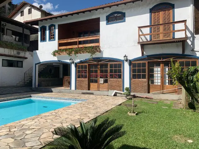 Foto 3 de Casa com 4 Quartos à venda, 231m² em Caxanga, Teresópolis