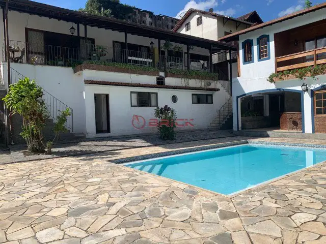 Foto 4 de Casa com 4 Quartos à venda, 231m² em Caxanga, Teresópolis