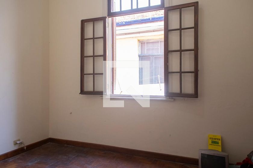 Foto 5 de Casa com 4 Quartos para alugar, 230m² em Santana, São Paulo