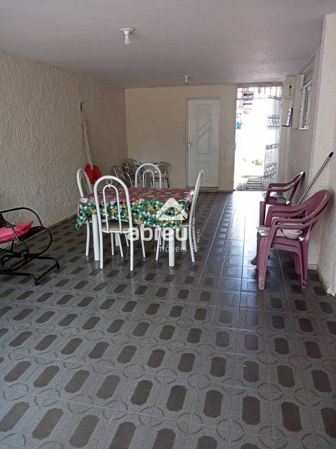 Foto 2 de Casa com 5 Quartos à venda, 184m² em Ponta Negra, Natal