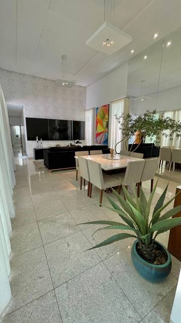 Foto 1 de Casa de Condomínio com 4 Quartos à venda, 409m² em Jardins Madri, Goiânia