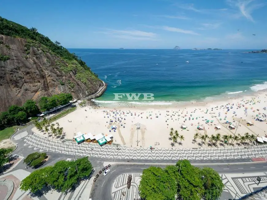 Foto 3 de Cobertura com 4 Quartos à venda, 470m² em Leme, Rio de Janeiro