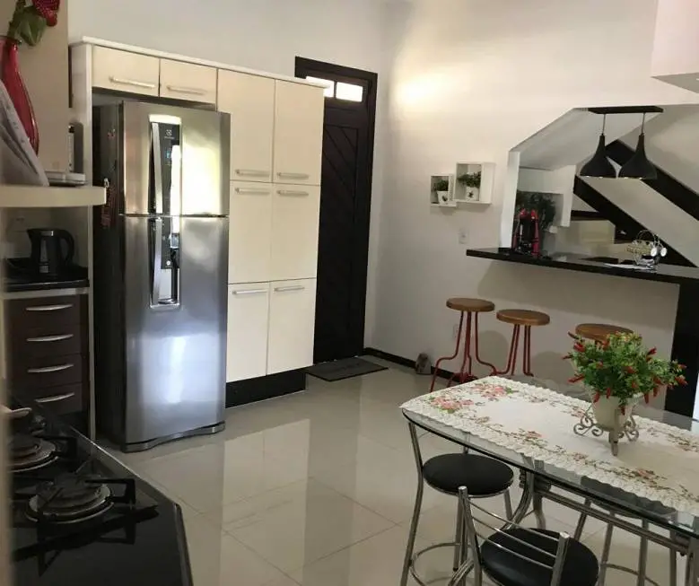 Foto 3 de Sobrado com 3 Quartos à venda, 195m² em Bucarein, Joinville