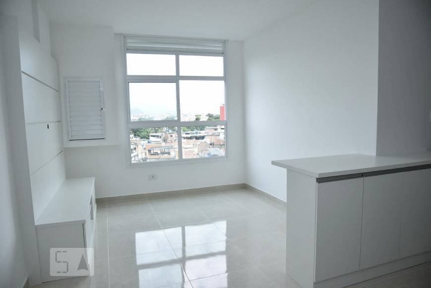 Foto 2 de Apartamento com 1 Quarto para alugar, 40m² em Taquara, Rio de Janeiro
