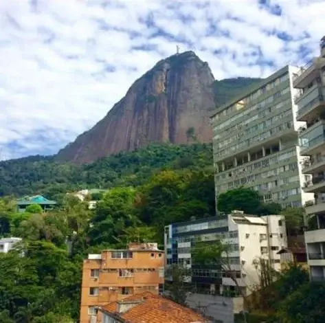 Foto 1 de Apartamento com 2 Quartos à venda, 80m² em Jardim Botânico, Rio de Janeiro