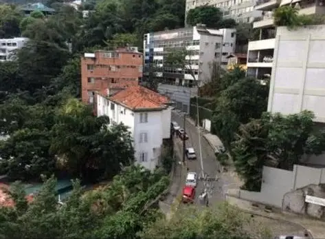 Foto 2 de Apartamento com 2 Quartos à venda, 80m² em Jardim Botânico, Rio de Janeiro