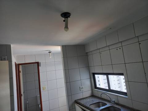 Foto 2 de Apartamento com 3 Quartos à venda, 84m² em Torre, Recife