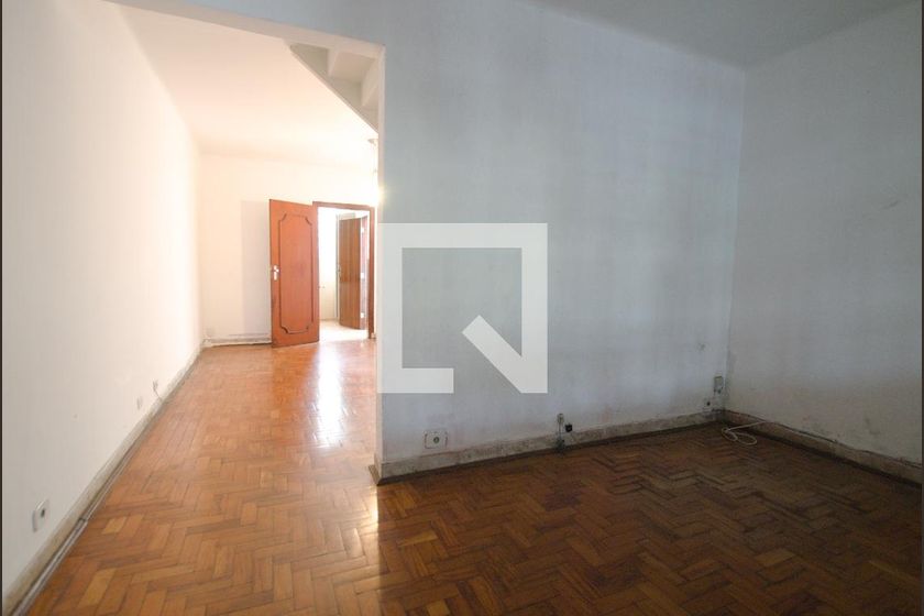 Foto 1 de Casa com 2 Quartos para alugar, 120m² em Cambuci, São Paulo