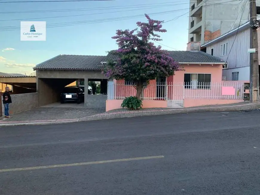 Foto 1 de Casa com 2 Quartos à venda, 120m² em Parque das Palmeiras, Chapecó