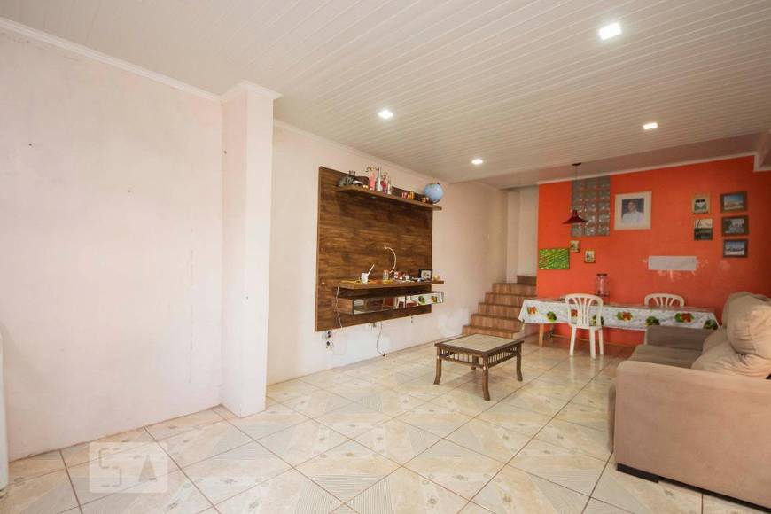 Foto 1 de Casa com 3 Quartos para alugar, 120m² em Jardim Carvalho, Porto Alegre