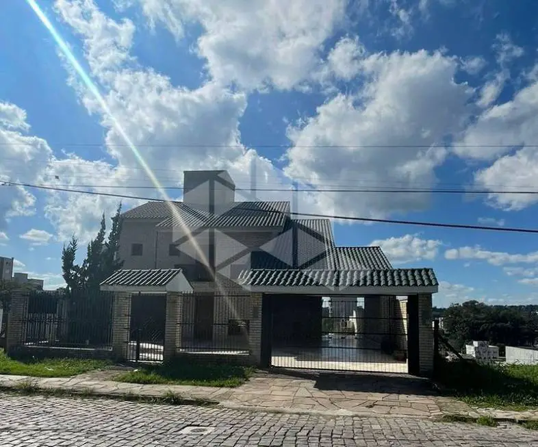 Foto 1 de Casa com 4 Quartos para alugar, 430m² em Sagrada Família, Caxias do Sul