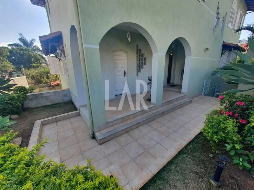 Foto 1 de Casa com 4 Quartos à venda, 411m² em Santa Amélia, Belo Horizonte