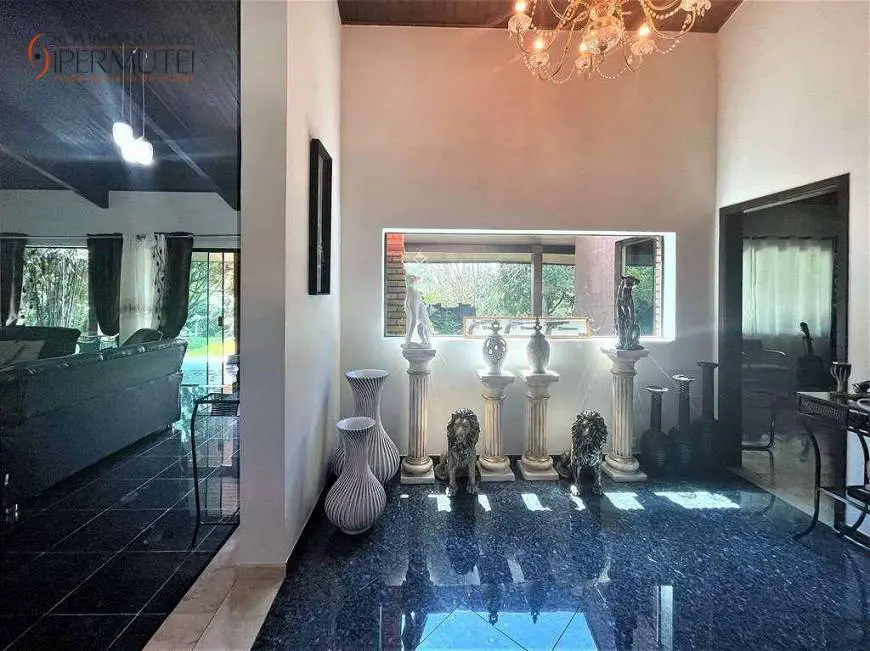 Foto 4 de Casa de Condomínio com 3 Quartos para venda ou aluguel, 590m² em Chácara Santa Lúcia dos Ypês, Carapicuíba