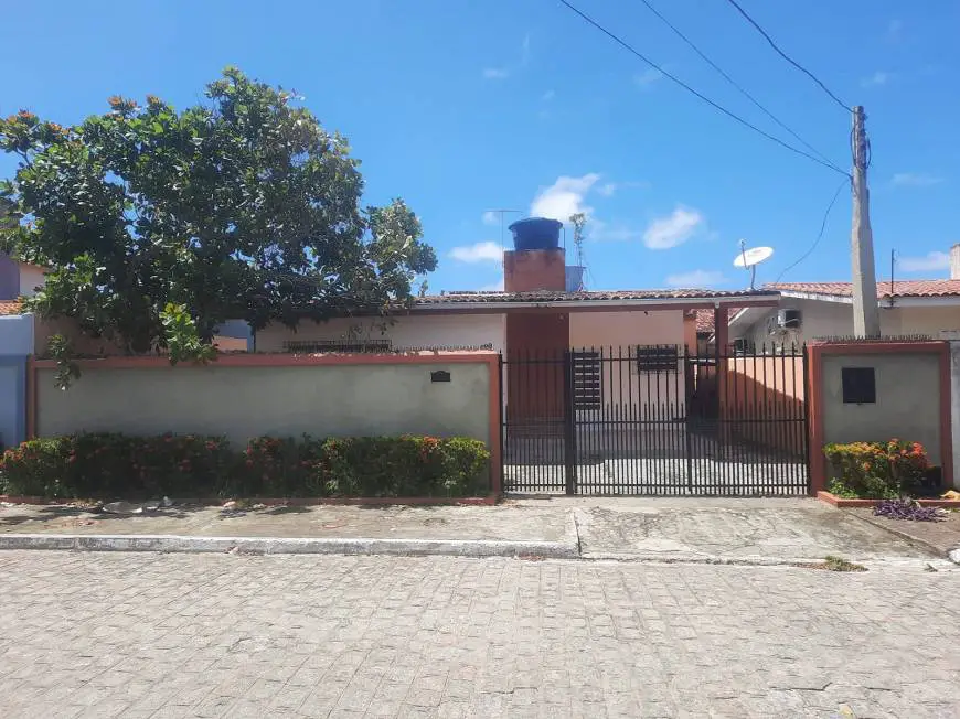 Foto 1 de Casa de Condomínio com 3 Quartos para alugar, 130m² em Feitosa, Maceió