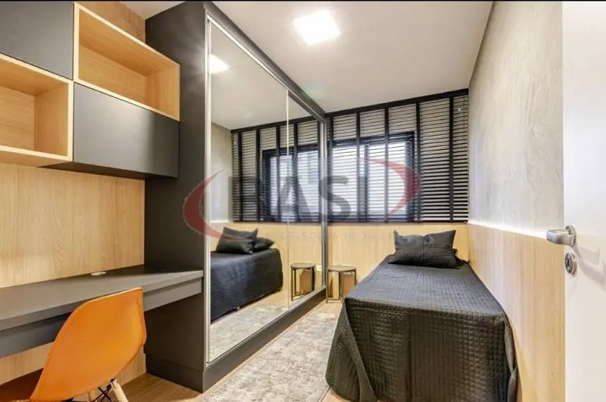 Foto 5 de Apartamento com 2 Quartos à venda, 62m² em Champagnat, Curitiba